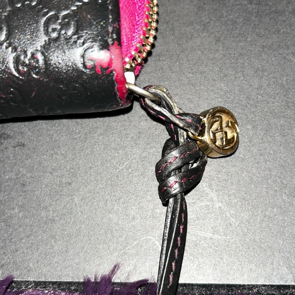 GUCCI GG GUCCISSIMA LEATHER
LONG ZIPPERED, MONOGRAM BLACK & PINK WALLET. - Picture 3 of 15